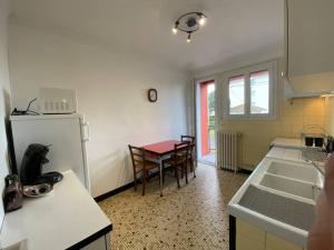 Fotografia z galérie ubytovania Très joli T3 proche centre ville Tarbes(Marcadieu) v destinácii Tarbes