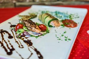 Jedlo v ubytovaní bed & breakfast alebo blízkom okolí