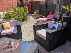 Część wypoczynkowa w obiekcie L'Instant Mer - Bord de Mer - Studio avec grand jardin à La Capte