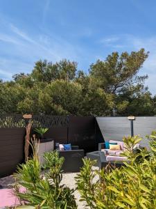 Ogród w obiekcie L'Instant Mer - Bord de Mer - Studio avec grand jardin à La Capte