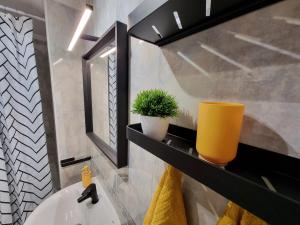 A bathroom at a 2 min de la Catedral