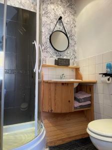 Kamar mandi di Douc’Heurt vue mer