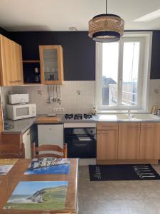 Dapur atau dapur kecil di Douc’Heurt vue mer