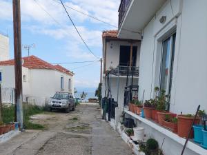 The surrounding neighborhood or a neighborhood close to the holiday home