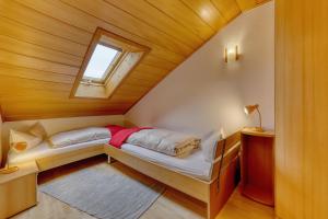Postel nebo postele na pokoji v ubytování Hotel "Haus am Berg"