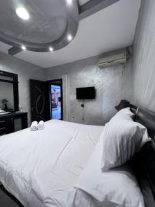 Kép Private Oasis Panoramic Pyramids View RelaxJacuzzi szállásáról ‘Ezbet `Abd el-Ḥamîd városában a galériában