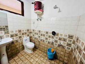 Kasol Hostel的一间浴室