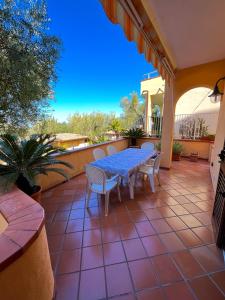 A balcony or terrace at NaturAmare Apartments Palinuro