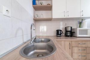 Galeriebild der Unterkunft Tre Perle Vacation House with garden and parking in Vir
