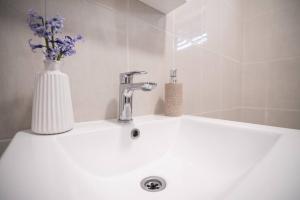 Galeriebild der Unterkunft Tre Perle Vacation House with garden and parking in Vir