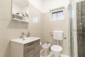 Galeriebild der Unterkunft Tre Perle Vacation House with garden and parking in Vir