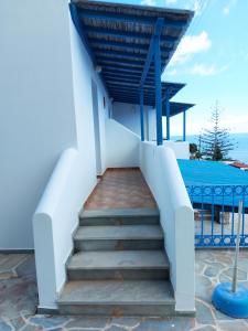 Bazén v ubytování Aigaio View Studios & Rooms nebo v jeho okolí