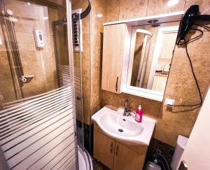 Koupelna v ubytování Figen Suite Hotel 2