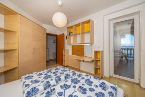 Ένα ή περισσότερα κρεβάτια σε δωμάτιο στο Adria Lila Kačjak amazing view