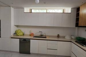 Η κουζίνα ή μικρή κουζίνα στο Villa moderne avenue M6