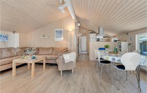 Posezení v ubytování Holiday Home Sommerland Hadsund Iii