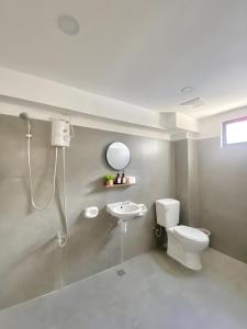 Koupelna v ubytování NEW Modern Suite near Airport & Beach