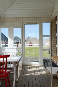 A balcony or terrace at Strandfogedgården