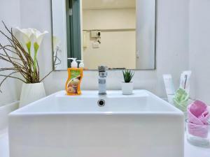 Gallery image of KLCC One Bedroom apt & Studio in Kuala Lumpur +20 photos