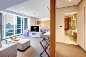 TV o dispositivi per l'intrattenimento presso The Act Hotel Sharjah