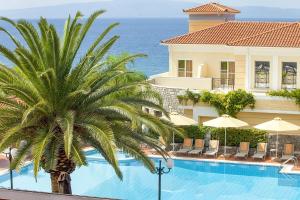Bazén v ubytování Akti Taygetos - Conference Resort nebo v jeho okolí