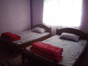 Un pat sau paturi într-o cameră la Kynwell guesthouse