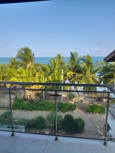 balcone con vista sull'oceano. di Shanika Beach Inn a Tangalle