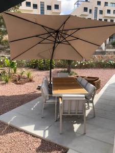 Zdjęcie z galerii obiektu Deluxe VILLA LAVANDA Las Colinas DEHESA DE CAMPOAMOR with HEATED POOL w mieście Campoamor