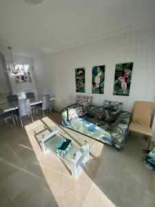 Fotografia z galérie ubytovania Mer et Golf, superbe appartement avec piscine v destinácii Casares