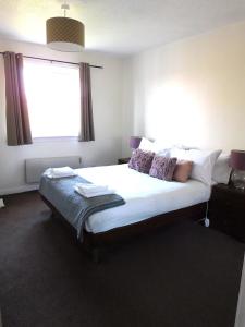 Voodi või voodid majutusasutuse Fab Location 1 bed Apt overlooking Glasgow Green toas