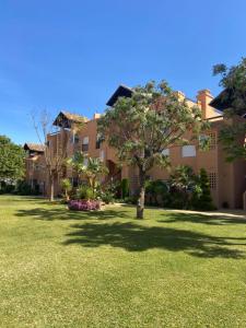 Fotografia z galérie ubytovania Mer et Golf, superbe appartement avec piscine v destinácii Casares