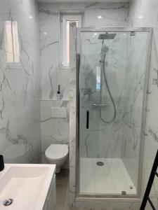 Kúpeľňa v ubytovaní Appartement Etat neuf La Chantalane -proche centre-ville