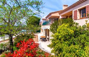 Κήπος έξω από το Domaine De La Bastide D'a