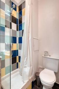 Łazienka w obiekcie MILANO - Studio à deux pas de l’Avenue du Prado