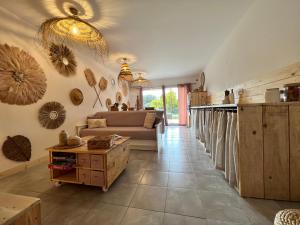 Fotografia z galérie ubytovania Les P'tits Apparts d'Angie - Logement Bohème v destinácii Porto-Vecchio