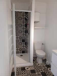 Kúpeľňa v ubytovaní STUDIO PORT 200 M PLAGE