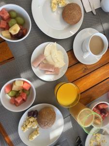 Comida no hotel ou em algum lugar perto