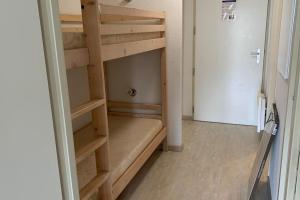 Poschodová posteľ alebo postele v izbe v ubytovaní T2 cabine avec terrasse et piscine