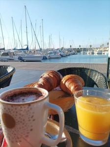 Zdjęcie z galerii obiektu Chaleureux Appt T2 au Centre Port w Cap d'Agde