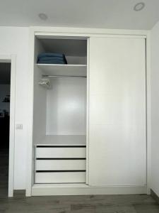 Zdjęcie z galerii obiektu Moderno apartamento frente al mar w Puerto de la Cruz