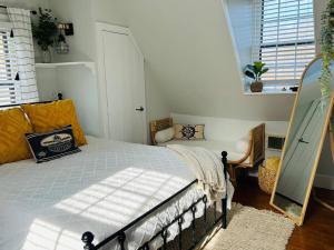 Captain’s Quarters - unique home on Corsica River!客房内的一张或多张床位