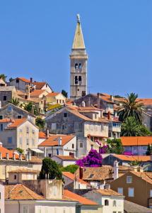 Fotografie z fotogalerie ubytování Apartment in Mali Lošinj with terrace, air conditioning (3683-2) v destinaci Mali Lošinj