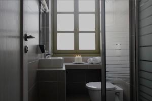 Un baño de Diogenis Hotel