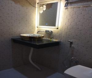 Phòng tắm tại Chakrata Inn Resort
