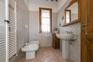 Bagno di Stupendo rustico in pietra
