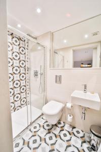 Baðherbergi á Quaint Boutique Hotel Nadur +37 myndir