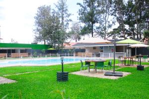 Bazén v ubytování Eldorado Rustic Hotel nebo v jeho okolí
