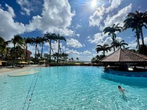 Peldbaseins naktsmītnē Appart avec piscine et vue mer - TAC vai tās tuvumā