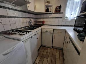 Kuchyňa alebo kuchynka v ubytovaní 5020 Paradores 56 + 11 fotografií