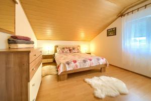 Posteľ alebo postele v izbe v ubytovaní Apartment Mladen